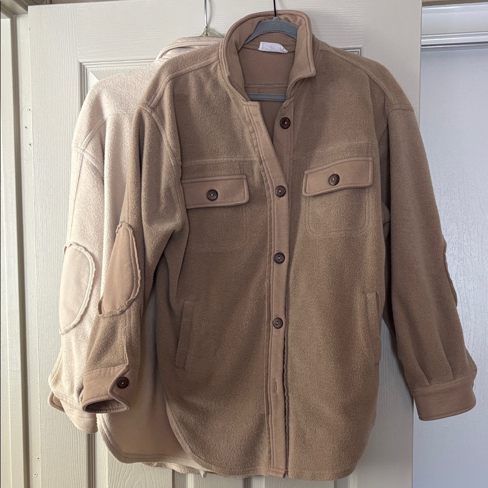 Carly Jean Los Angeles Women's Tan Teddy Fleece Jacket preowned